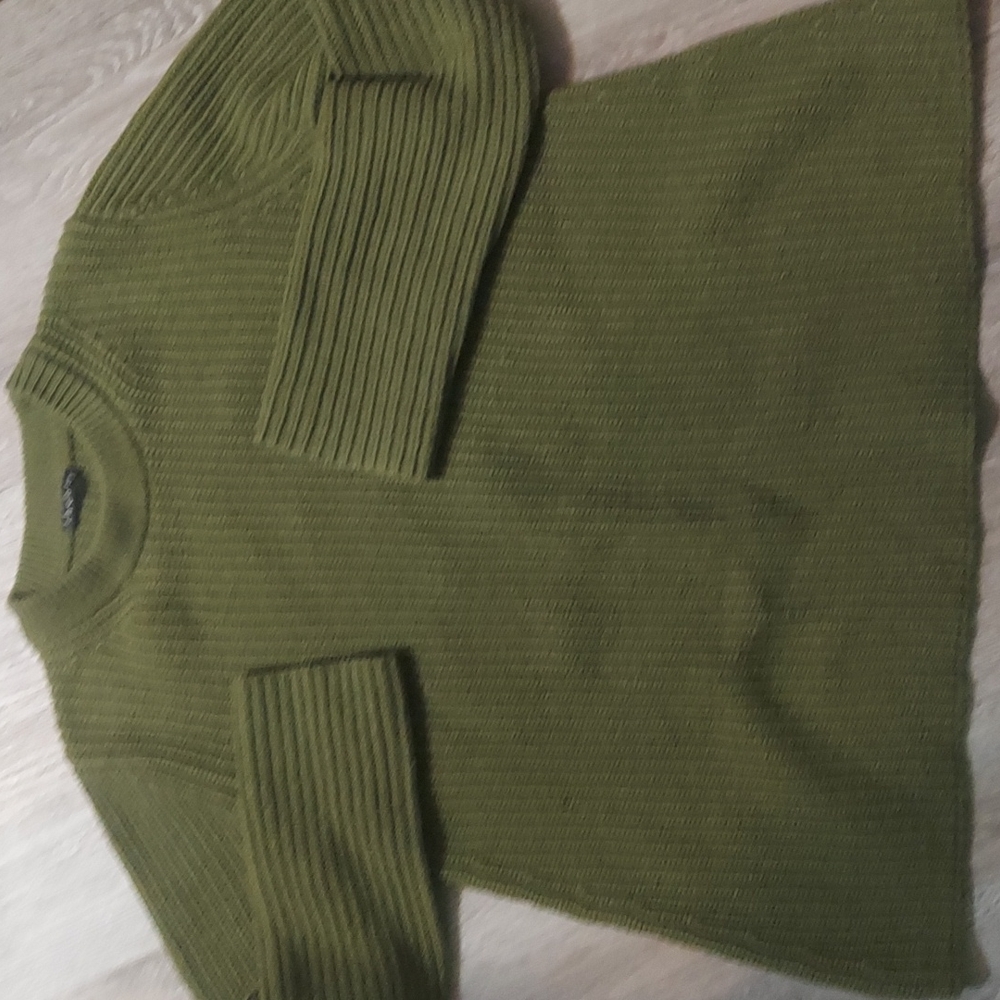 Comfy gitl winter. Gorgeous chunky knit THEORY sweater